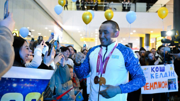 Елімізге тарихи жүлде сыйлаған Ербол Хамитовке Астанадан екі бөлмелі пәтер сыйға берілді