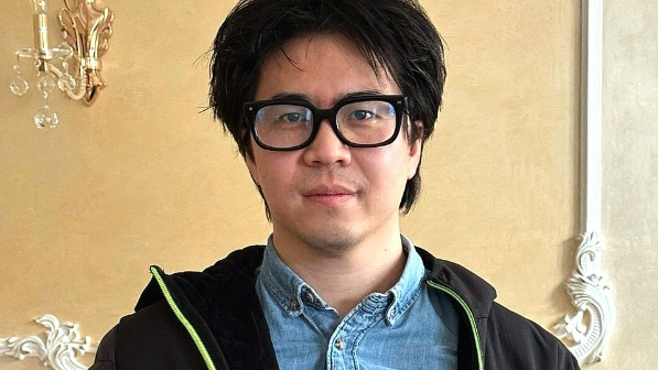 "Еліміздің негізгі тілін білмейтін біз ұялуымыз керек". Кәріс азаматы қазақша білмейтіндерді сынға алып, барлық жерде қазақша сөйлеуге шақырды