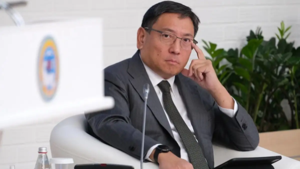 Ерболат Досаев қызметінен босатылды. Енді қайда барады?