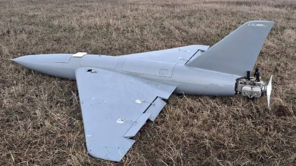 «Ұшқышсыз басқарылатын аппарат сынықтары»: БҚО-да белгісіз әскери бөлшек табылды