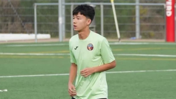 15 жасар қазақ баласы «Барселона» клубына ресми түрде ауысты