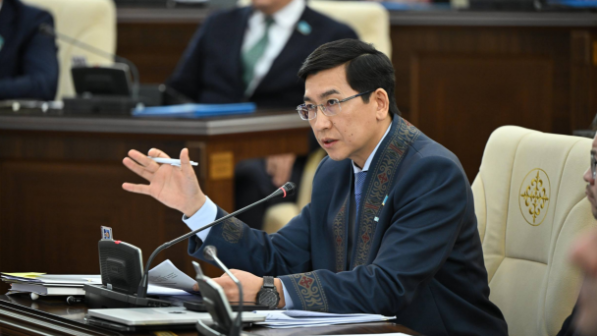 «Соңғы ақшасын беріп, айлап барады. Бірақ, жағдай нашарлайды»: Асхат Аймағамбетов өзекті мәселе көтерді (ВИДЕО)