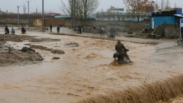 "110 адам көз жұмып, тағы 190 тұрғын түрлі дәрежедегі жарақаттар алған": Ауғанстанда сұмдық су тасқыны орын алды