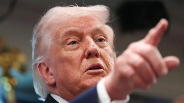 «Абыройды төгу үшін ойдан шығарылған!»: Трамп әлемдік басылымдарды ауыр айыптады