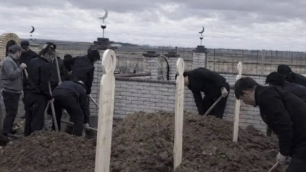 «Анасы үш баласының қазасынан бейхабар»: Астанадағы өрт құрбандары жер қойнына тапсырылды