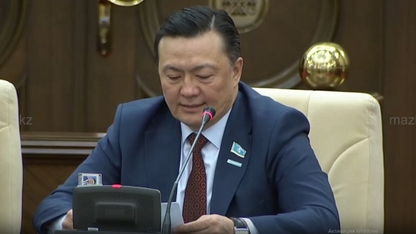 «Қолдан жасалған төсбелгі, псевдомарапат»: Ерболат Сатыбалды өзекті мәлімдеме жасады