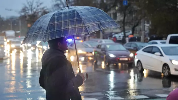 Алматы көшелері көлшікке айналды (ВИДЕО)