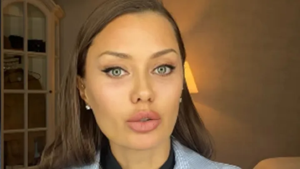 "Сізден бәрі қатты қорқады".  Ресейлік блогер Виктория Бонян Путинге үндеу жолдап, қысым көріп отырмын деп мәлімдеді