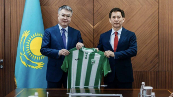 «АТЫРАУ» футбол клубының иесі Болат Қонарбай кім?