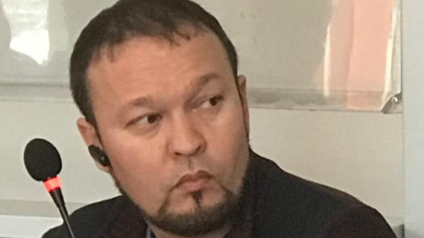 Автоблогер Руслан Жанпейісов сотта полиция қызметкерлерін жеңіп, ақталып шықты