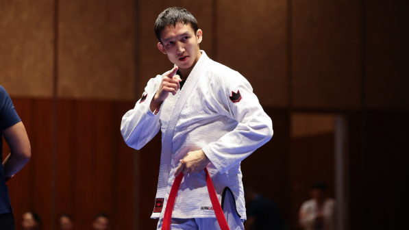 Нұржан Батырбеков джиу-джитсудан жағажайдағы Азия ойындарында алтын медаль жеңіп алды