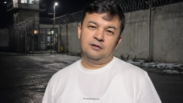  «Арнайы екі камера қойып едім. Алмай қойды» - 5 жылға сотталған шымкенттік журналиске пара бергендердің видеосы тарады (ВИДЕО)