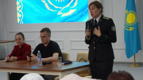 Алаяқтардан сақтану жолдары: Астаналық ардагерлерге цифрлық гигиена негіздері түсіндірілді