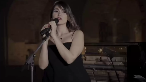 «Орамалсыз патриоттық ән салғаны үшін»: Иран билігі 29 жастағы әншіге үкім кесті (ВИДЕО)