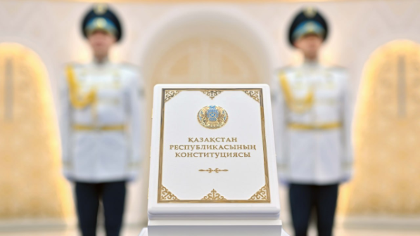 «Әділетті Қазақстанды құрамыз!»: Президент жаңа Конституцияның күшіне енуіне орай үндеу жасады