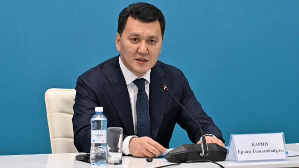 “Президенттің жеті жылдық бір ғана мерзімге сайлануы”: Ерлан Қарин Конституциялық Сот шешіміне қатысты пікір білдірді