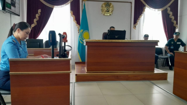 «Жолдасын өлтіріп, мәйітті қоқысқа лақтырып кеткен»: Ақтөбеде болған сұмдыққа қатысты сот процесі басталды