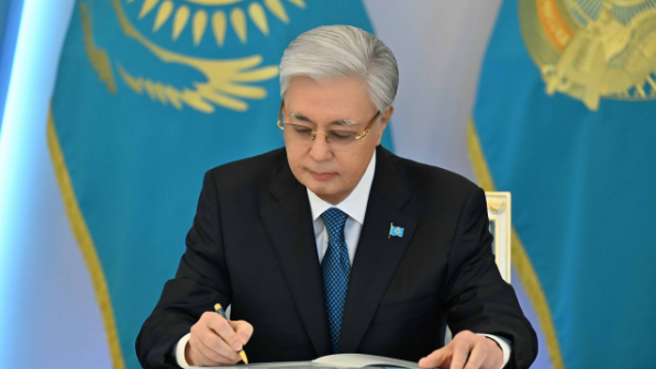 Ақордада ауыс-түйіс: Тоқаев бірқатар шенеунікті жаңа қызметке тағайындады