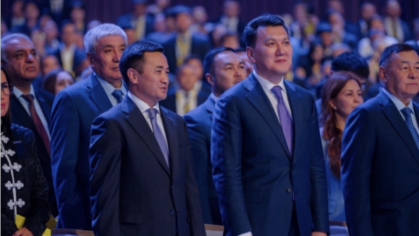 «Маңызды мәселелер қаралды»: Ерлан Қарин «Әділет» партиясының съезіне қатысты мәлімдеме жасады