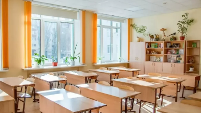 Атыраудың жаңа әкіміне мұғалімдер үлкен өтініш жасады