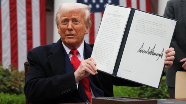«Арасында Қазақстан да бар»: Трамп әлем күтпеген салық енгізді