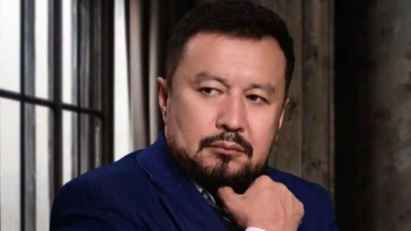 “Айтар сөзіміз де аз емес…”: Сәбит Әбдіхалықов жан сырын ақтарып, өз шындығын айтты