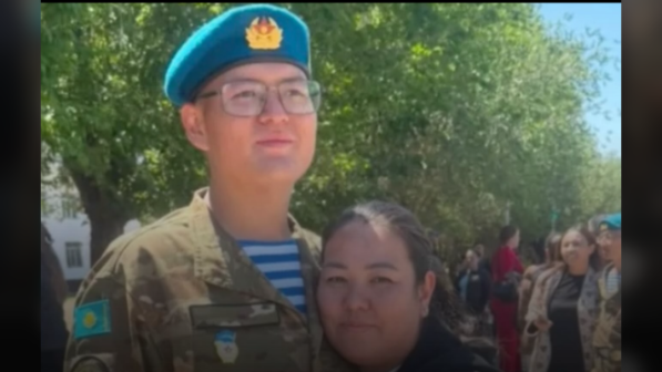 «Өзі секіріп кетуі мүмкін емес»: Әскерде ауыр жараланған сарбаздың жақындары дабыл қақты
