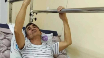 Атырауда әкімдік ағашын кесіп, мүгедек болып қалған аула сыпырушыға өтемақы төленбей жатыр