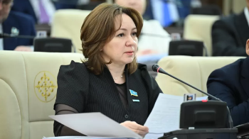 Депутаттар Құрылтай мінберінен жақындарын құттықтауға бола ма?