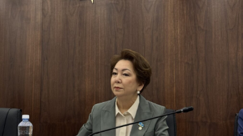 «Өткір сауалдардан қорқасыздар ма?» – Құрылтайда журналистердің кулуардағы жұмысына қатысты түсініктеме берілді