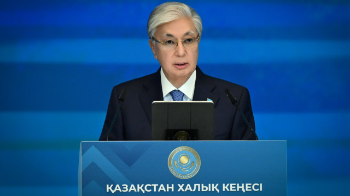 Тоқаев: «Жастарымыздың қазақ тілінде еркін, сауатты сөйлейтіні қуантады»