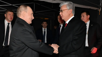«Ресей халқы олардың қайғысы мен қасіретін бөліседі»: Путин Тоқаевқа көңіл айтты