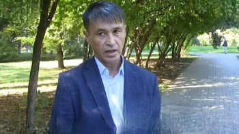 «Дәлелдесін! Қалай ол авторы қазір пайда бола қалады?»: Хит әннің авторымын деген сазгер өкпесін айтты (ВИДЕО)