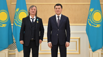 Жоғары марапат: Ұлықпан Жолдасов «Парасат» орденімен марапатталды